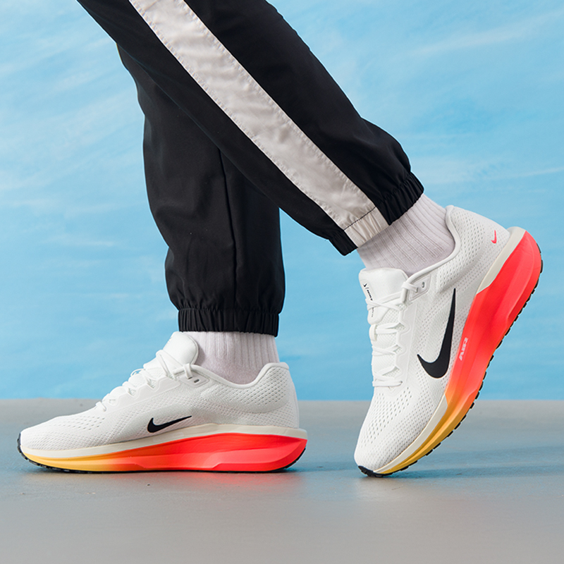 ナイキ メンズシューズ オリジナル 軽量 ロードランニングシ - Lightweight Road Running Shoes のレビューと価格
