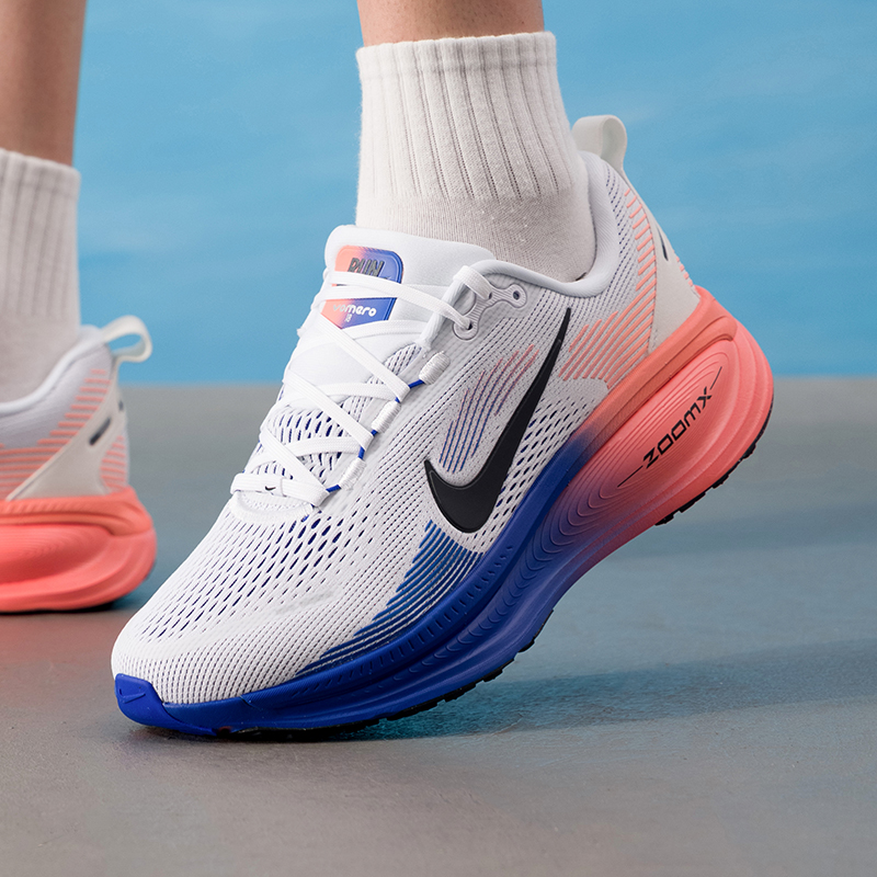 ナイキ ヴォメロ 18 HM6803-114 メンズ オリジ - Lightweight Road Running Shoes のレビューと価格