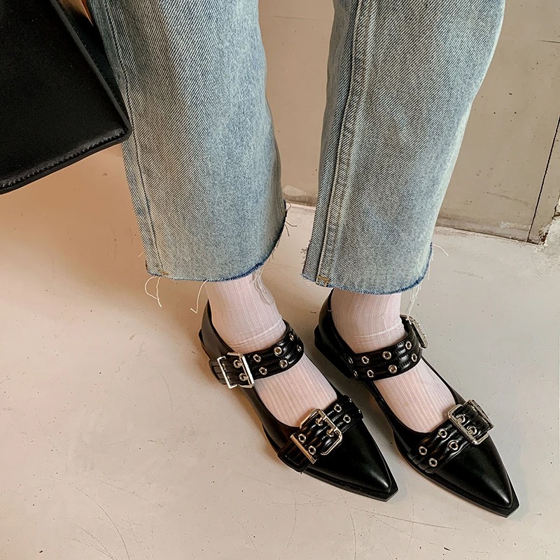 女性の靴デザイナーの高級ローヒールパンプスバックルファッショ - Sandals のレビューと価格
